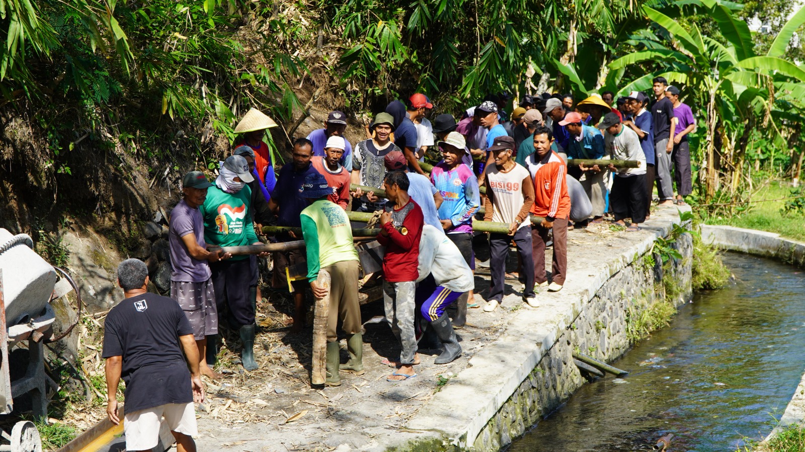 Potret Gotong Royong Warga