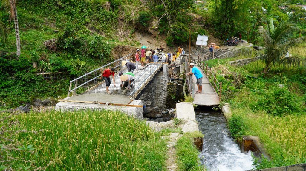 Pembangunan Jembatan Sekrikil Selesai, Akses ke Sekolah Jadi Mudah