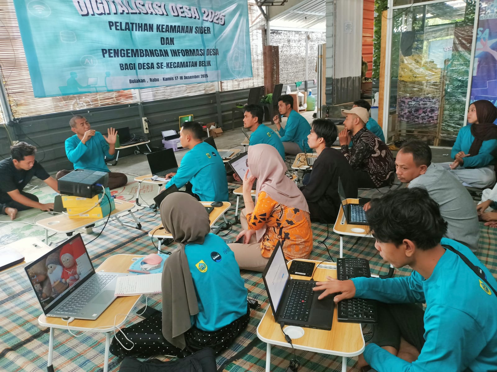 Pokdartik Bulakan Gelar Pelatihan Keamanan Siber dan Pengembangan Informasi Desa